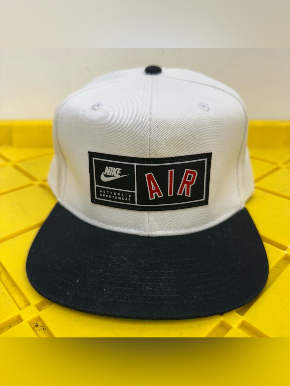 Nike Air Pro Hat Cap Adult OS Snapback Spell Out AV6721 Retro Nike Pro White